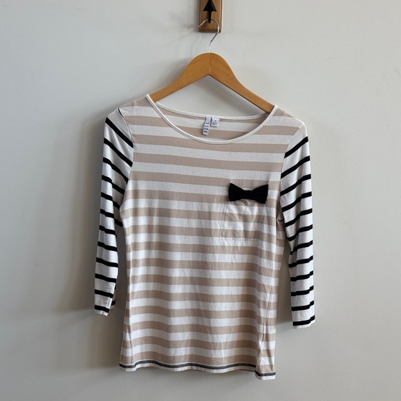 🤍 Elle Striped Long Sleeve Top with Bow Accent - Picture 2 of 5